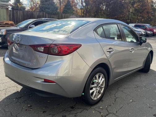 2016 Mazda Mazda3 i Sport