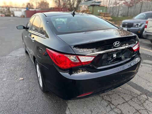2011 Hyundai SONATA Limited