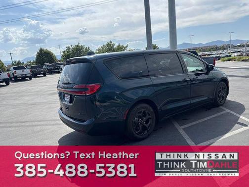 2022 Chrysler Pacifica Hybrid Touring L