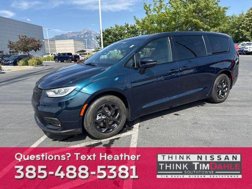 2022 Chrysler Pacifica Hybrid Touring L