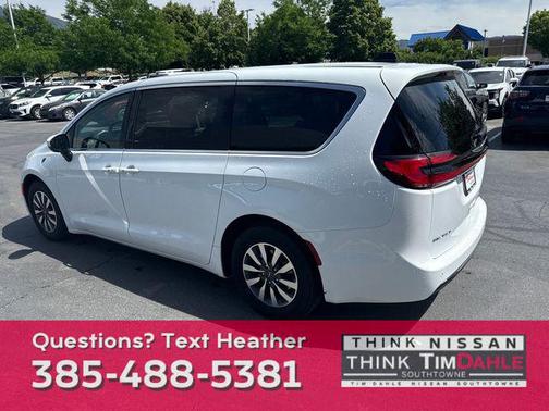 2023 Chrysler Pacifica Hybrid Touring L