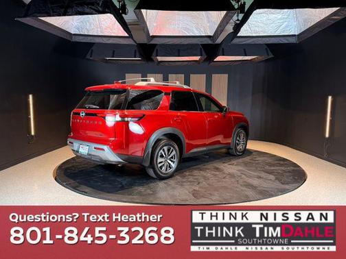 Scarlet Ember Tintcoat 2023 Nissan Pathfinder SL 4WD