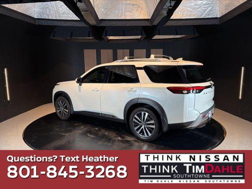2022 Nissan Pathfinder Platinum 2WD