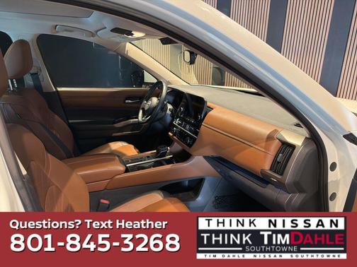 2022 Nissan Pathfinder Platinum 2WD