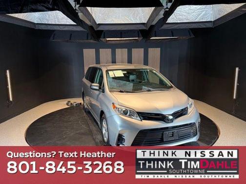 2020 Toyota Sienna SE