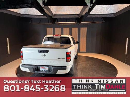 Glacier White 2022 Nissan Frontier SV