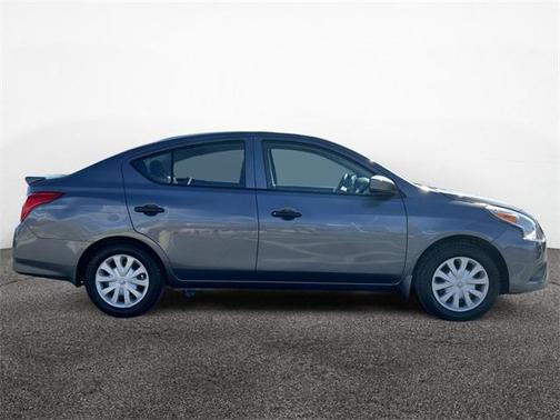 2017 Nissan Versa 1.6 S+