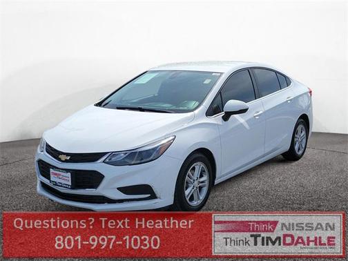 Summit White 2018 Chevrolet Cruze LT