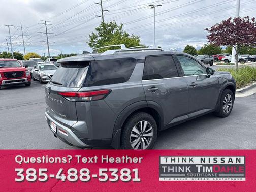 2022 Nissan Pathfinder SL 4WD