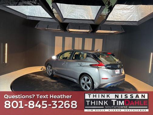Gun Metallic 2018 Nissan Leaf SV