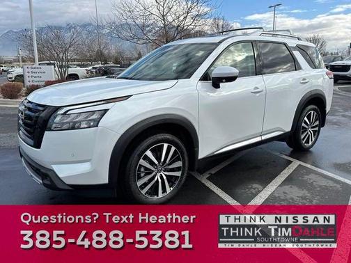 2025 Nissan Pathfinder Platinum 4WD
