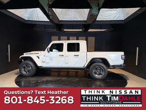 Bright White Clearcoat 2023 Jeep Gladiator Rubicon