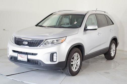 Bright Silver 2015 Kia Sorento LX