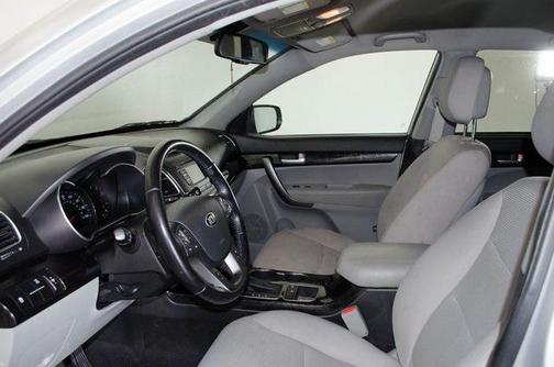 Bright Silver 2015 Kia Sorento LX