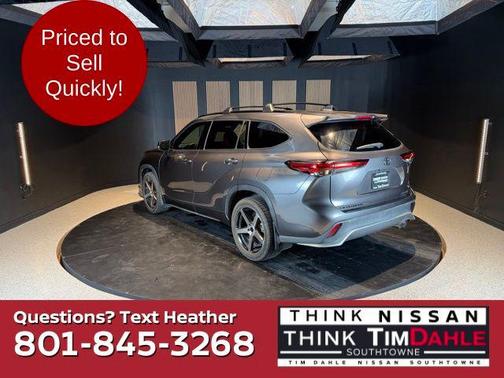 Magnetic Gray Metallic 2021 Toyota Highlander XSE