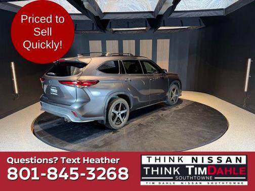 Magnetic Gray Metallic 2021 Toyota Highlander XSE