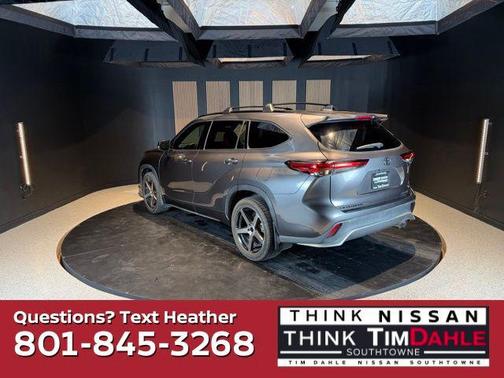 Gray 2021 Toyota Highlander XSE