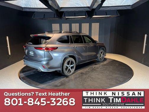 Gray 2021 Toyota Highlander XSE