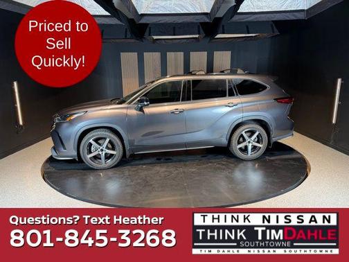 Magnetic Gray Metallic 2021 Toyota Highlander XSE