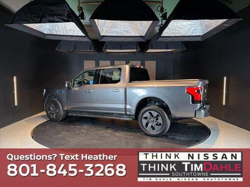 2025 Ford F-150 Lightning Flash