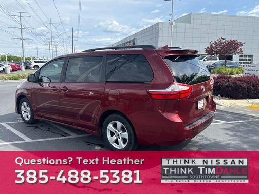 2019 Toyota Sienna LE