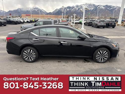 Super Black Clearcoat 2025 Nissan Altima 2.5 SV