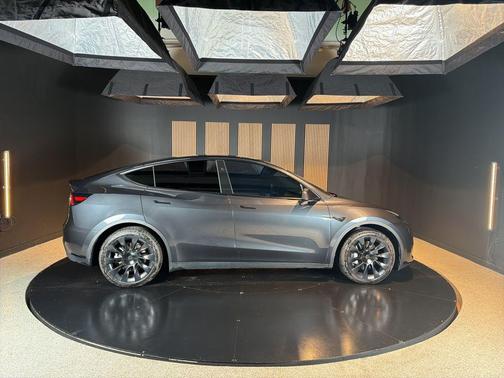 2024 Tesla Model Y Long Range Dual Motor All-Wheel Drive