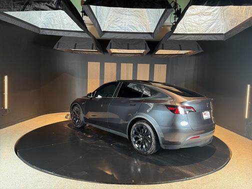 2024 Tesla Model Y Long Range Dual Motor All-Wheel Drive