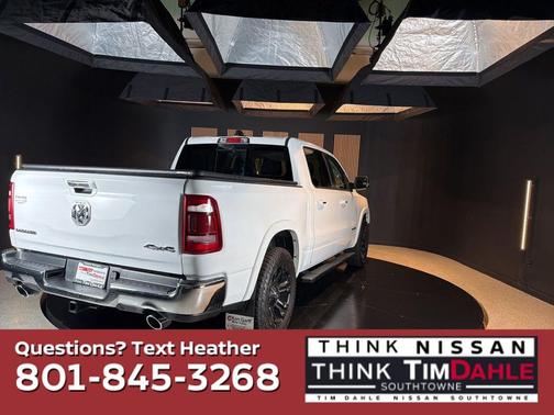 Bright White Clearcoat 2022 RAM 1500 Laramie