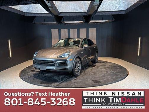 Gray 2021 Porsche Cayenne Cayenne E-Hybrid