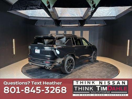Mosaic Black Metallic 2025 Chevrolet Traverse RS