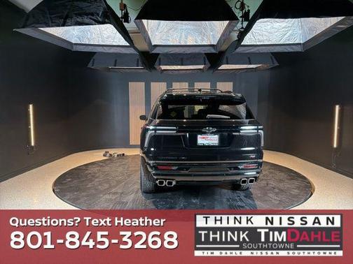 Mosaic Black Metallic 2025 Chevrolet Traverse RS