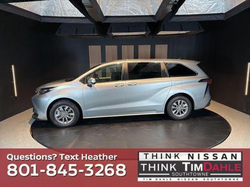 2024 Toyota Sienna LE