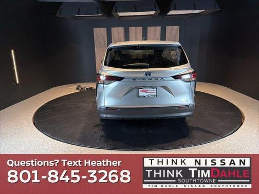 2024 Toyota Sienna LE