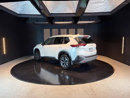 Pearl White Tricoat 2023 Nissan Rogue SV