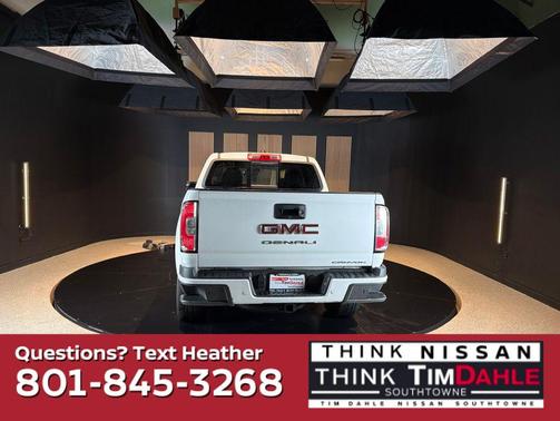 Summit White 2022 GMC Canyon Denali