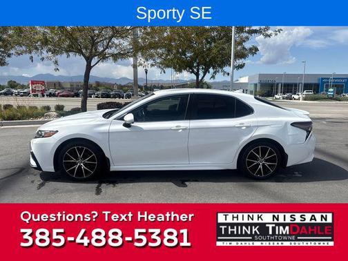 2022 Toyota Camry SE