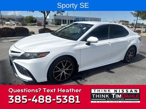 2022 Toyota Camry SE
