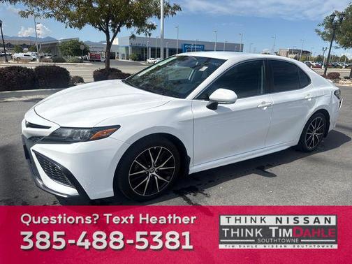 2022 Toyota Camry SE