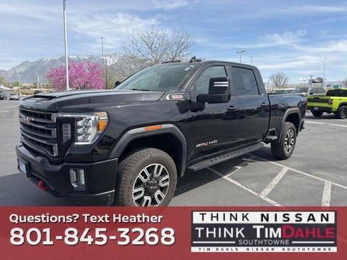 Onyx Black 2022 GMC Sierra 2500 AT4