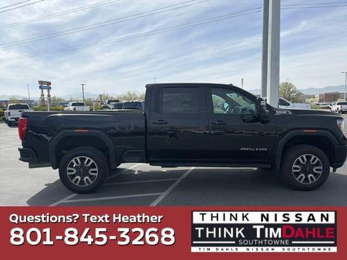 Onyx Black 2022 GMC Sierra 2500 AT4