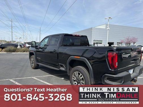 Onyx Black 2022 GMC Sierra 2500 AT4