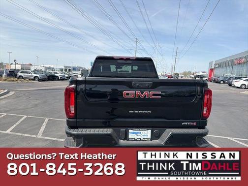 Onyx Black 2022 GMC Sierra 2500 AT4