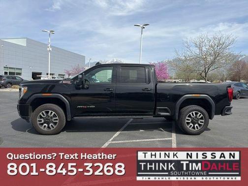 Onyx Black 2022 GMC Sierra 2500 AT4