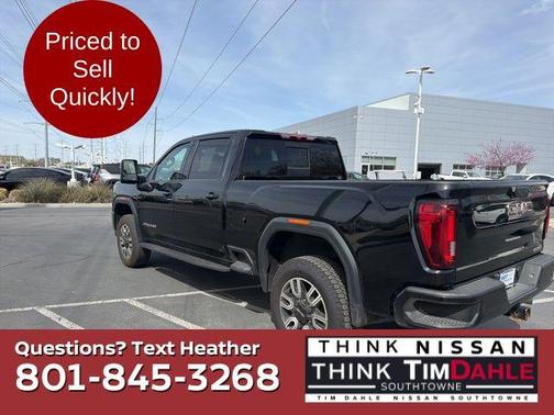 Onyx Black 2022 GMC Sierra 2500 AT4