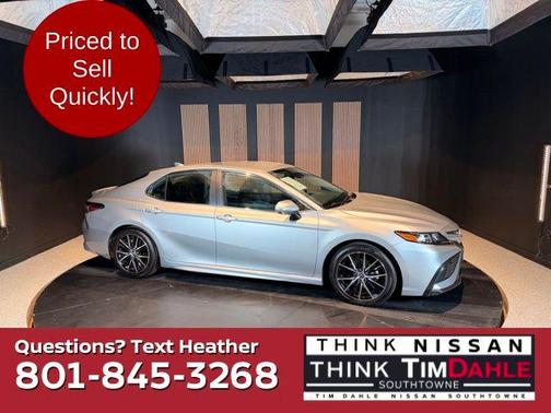 Celestial Silver Metallic 2024 Toyota Camry SE