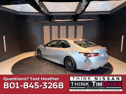 Silver 2024 Toyota Camry SE