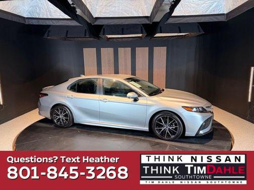 Silver 2024 Toyota Camry SE