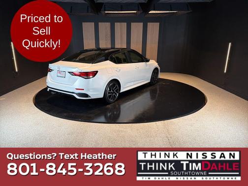 Aspen White Tricoat/Super Black 2024 Nissan Sentra SR