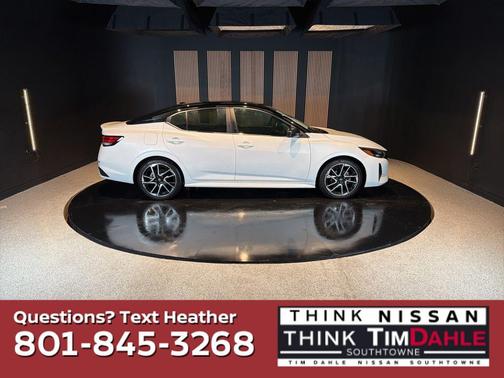 Aspen White Tricoat/Super Black 2024 Nissan Sentra SR